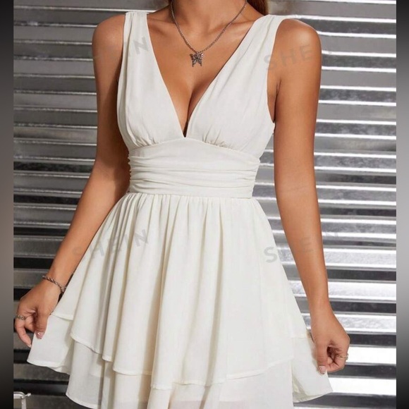 NWOT Flowy White/Cream Petite Mini Dress For Graduation and Summer - Picture 1 of 10